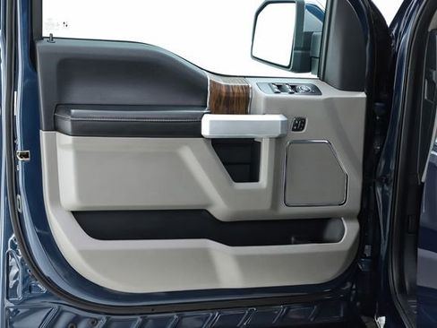 Used 2020 Ford F150 Lariat w/ Equipment Group 502A Luxury AWD/4WD image 22
