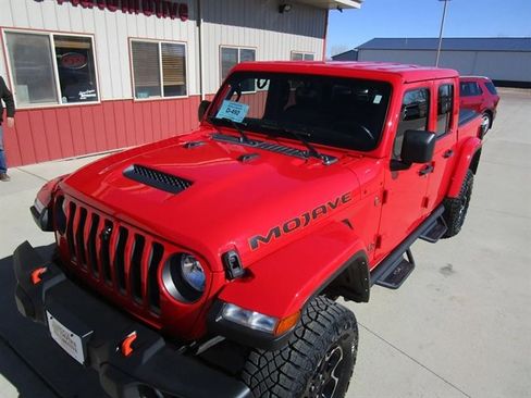 Used 2022 Jeep Gladiator Mojave w/ Cold Weather Group image 46