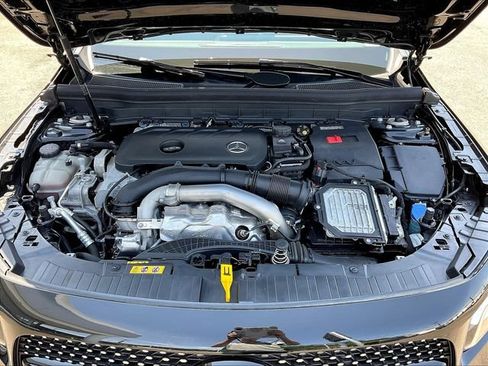 Certified 2024 Mercedes-Benz GLB 250 4MATIC image 32