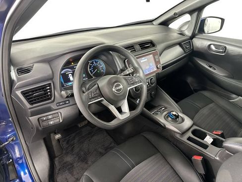 Used 2025 Nissan Leaf S FWD image 8