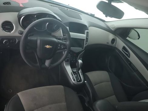 Used 2015 Chevrolet Cruze LS FWD image 17