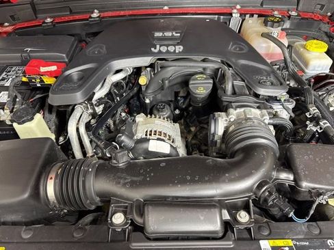 Used 2021 Jeep Wrangler Rubicon AWD/4WD image 9