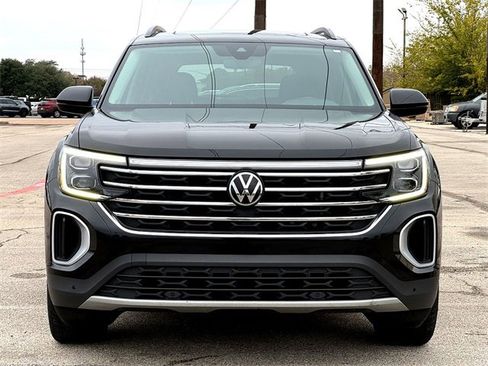 Certified 2024 Volkswagen Atlas SE image 3