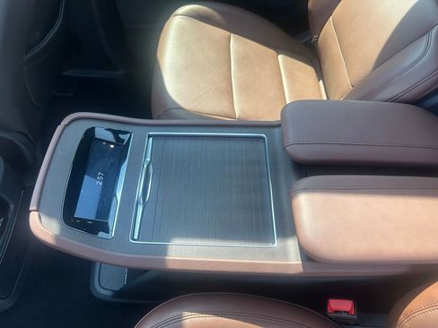 Used 2025 Lincoln Navigator Reserve AWD/4WD image 14