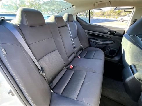 Used 2025 Nissan Altima 2.5 SV image 19