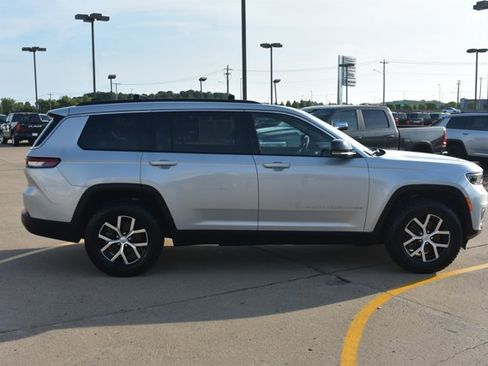 Used 2025 Jeep Grand Cherokee L Limited w/ Trailer Tow Package AWD/4WD image 4