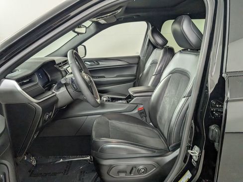 Used 2023 Jeep Grand Cherokee L Laredo image 12