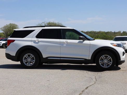 Used 2023 Ford Explorer XLT RWD image 7