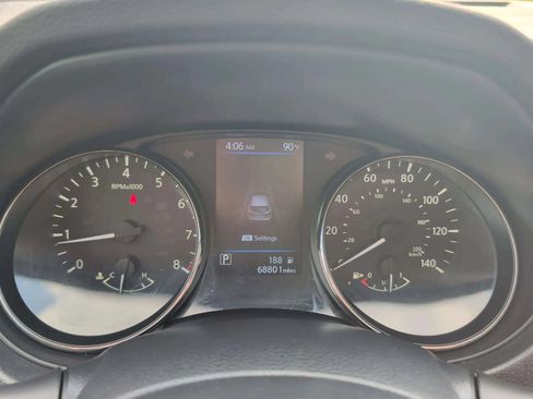 Used 2021 Nissan Rogue Sport SV FWD image 19