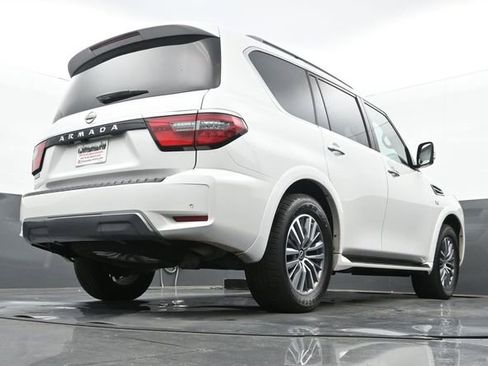 Used 2022 Nissan Armada SV w/ SV Appearance Package image 11