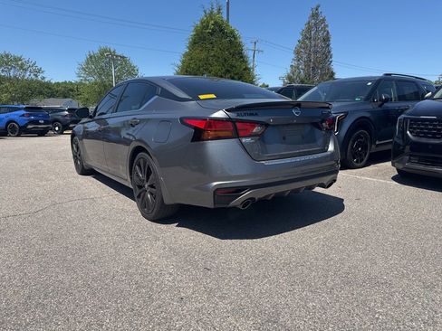 Used 2022 Nissan Altima 2.5 SR w/ Midnight Edition Package image 3