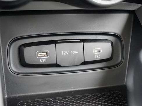 Certified 2023 Hyundai Venue SEL FWD image 30