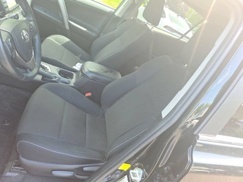 Used 2018 Toyota RAV4 XLE AWD/4WD image 11