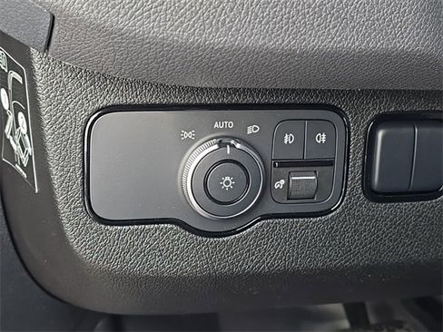 Used 2025 Mercedes-Benz Sprinter 2500 image 13