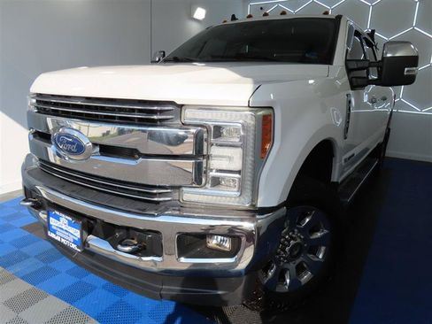 Used 2019 Ford F250 Lariat w/ Lariat Ultimate Package AWD/4WD image 1