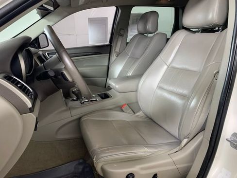 Used 2011 Jeep Grand Cherokee Laredo AWD/4WD image 17
