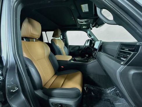 Used 2025 Lexus GX 550 w/ Accessory Package (Z1) AWD/4WD image 30