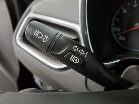 Used 2021 Chevrolet Equinox LS image 28