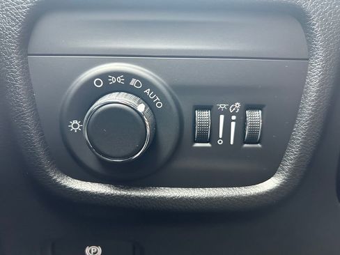 New 2025 Jeep Grand Cherokee L Altitude image 14