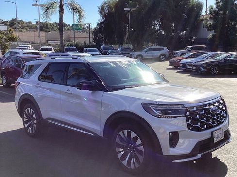 Used 2025 Ford Explorer Platinum w/ LUX Leather Package image 3