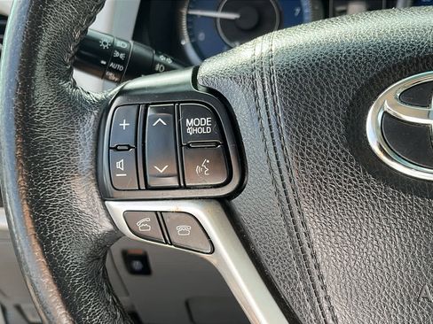 Used 2017 Toyota Sienna XLE AWD/4WD image 13