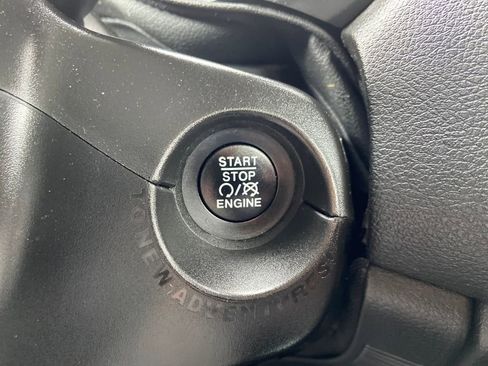 Used 2019 Jeep Renegade Latitude image 26