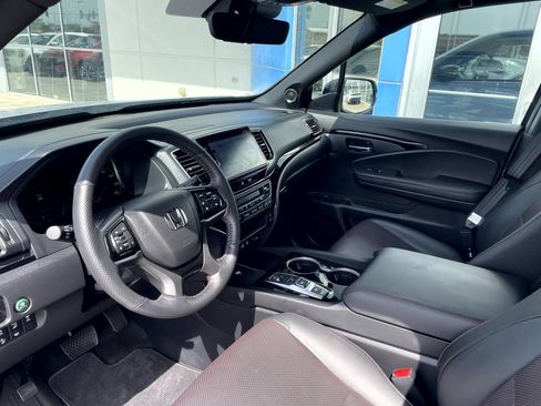 Certified 2025 Honda Ridgeline Black Edition image 11