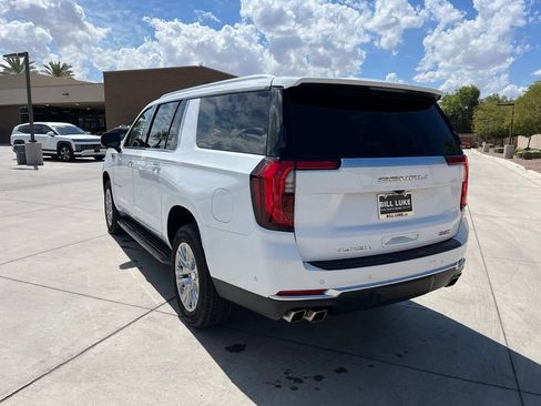 Used 2025 GMC Yukon XL Denali AWD/4WD image 7