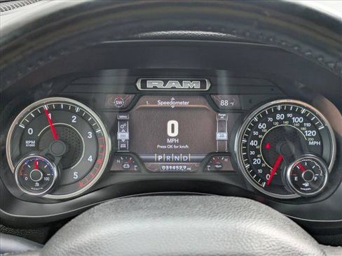 Used 2024 RAM 2500 Laramie AWD/4WD image 10