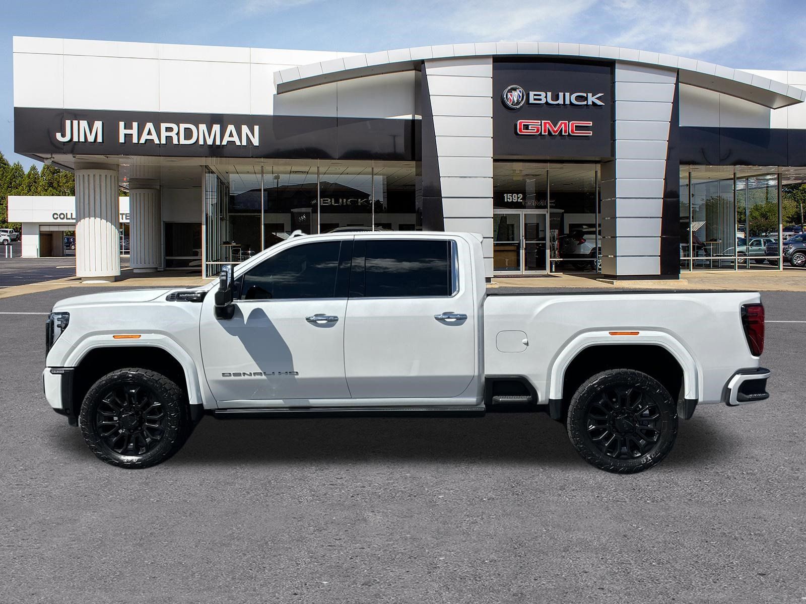 Used 2025 GMC Sierra 2500 Denali Ultimate AWD/4WD image 4