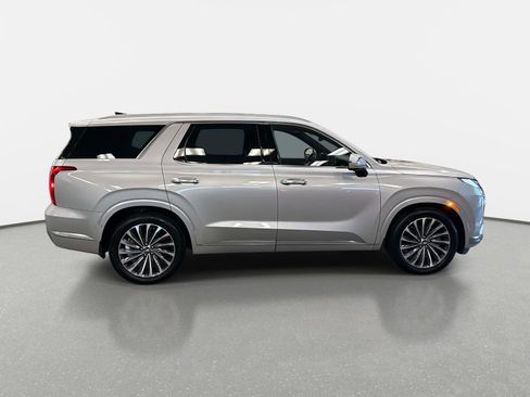 Used 2024 Hyundai Palisade Calligraphy image 4
