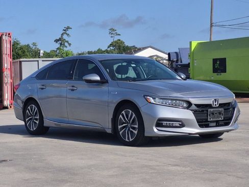 Used 2019 Honda Accord Touring image 4
