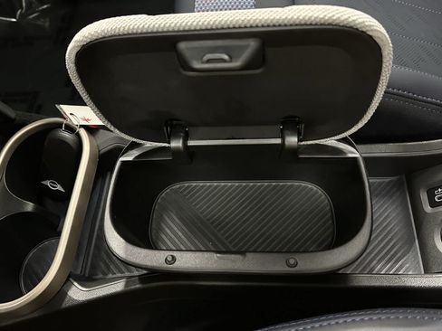 Certified 2025 MINI Cooper 2-Door Hardtop FWD image 22