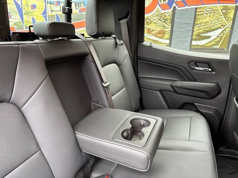 Used 2024 Chevrolet Colorado LT w/ LT Convenience Package III AWD/4WD image 15