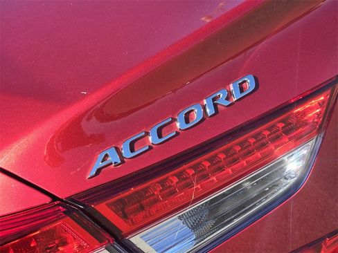 Used 2018 Honda Accord EX-L image 8