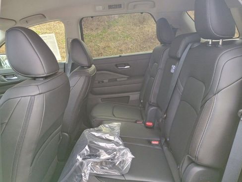 New 2025 Nissan Pathfinder SL w/ Lighting Package (N92) image 26
