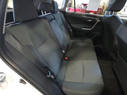 Used 2025 Toyota RAV4 XLE AWD/4WD image 18