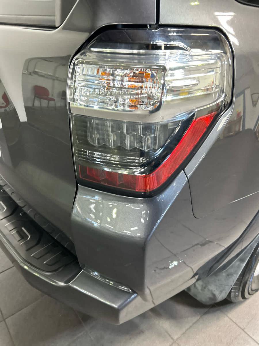 Used 2018 Toyota 4Runner SR5 Premium AWD/4WD image 6