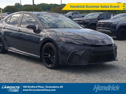 Used 2025 Toyota Camry SE w/ Multimedia Upgrade Package