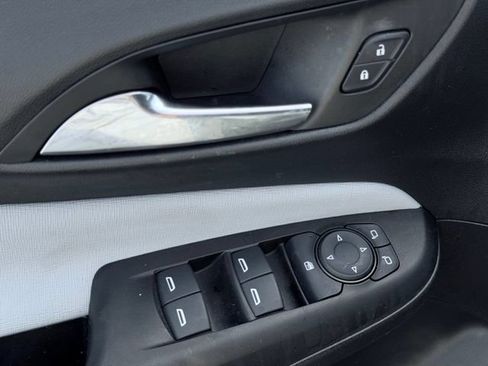 Used 2025 Buick Envista Preferred w/ Advanced Safety Package FWD image 12