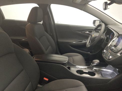 Used 2025 Chevrolet Malibu LT FWD image 21
