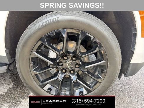 Used 2025 Chevrolet Suburban LS image 10