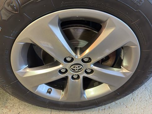 Used 2015 Toyota RAV4 XLE w/ Outdoor Package AWD/4WD image 40