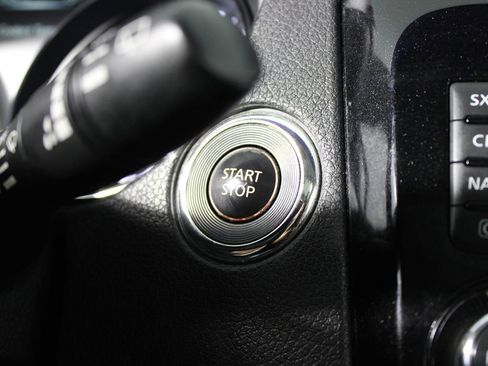Used 2017 Nissan Rogue SV w/ HEV Premium Package FWD image 16
