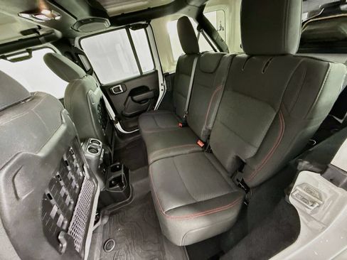 Used 2022 Jeep Wrangler Unlimited Rubicon w/ LED Lighting Group AWD/4WD image 25