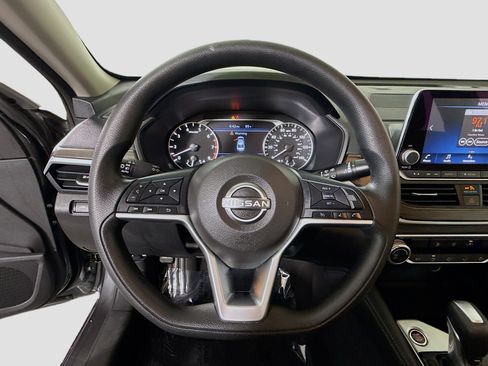 Used 2023 Nissan Altima 2.5 SV FWD image 13