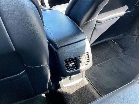 Used 2017 Ford Fusion SE w/ Equipment Group 201A image 34