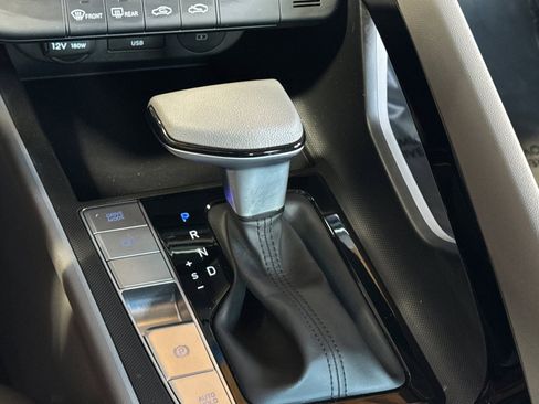 Used 2024 Hyundai Elantra Blue image 18