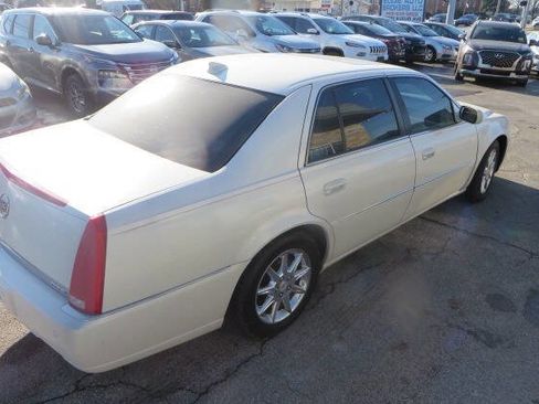 Used 2010 Cadillac DTS Luxury image 23