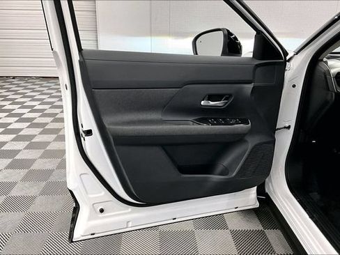 New 2026 Nissan Kicks SV w/ Cold Weather Package AWD/4WD image 32